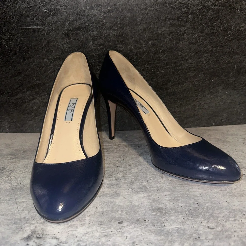 Prada Navy Blue Saffiano Leather 90mm Almond Toe Pumps Heels EU 39 (US 9h)